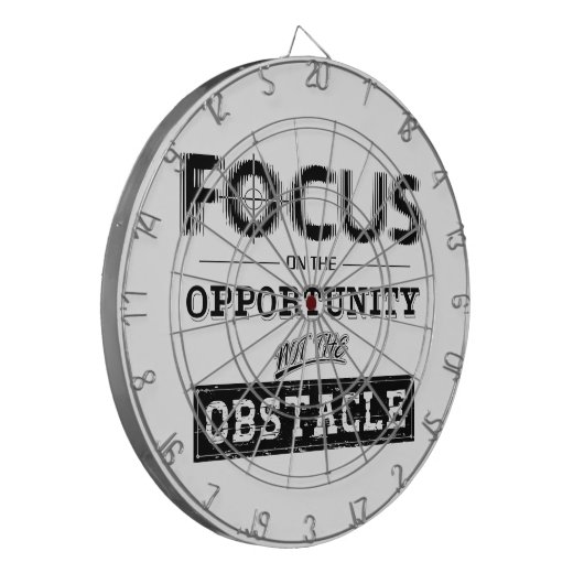 Konzentration auf das Hindernis Dartscheibe (Vorderseite Links)