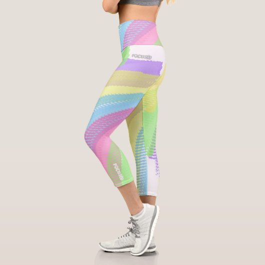Konzentrierte, gelbe, blaue, Abstrakte Art Pastell Capri Leggings (Links)