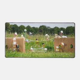 Koorddansende Fubby Poppetjes die balanseren Schreibtischunterlage