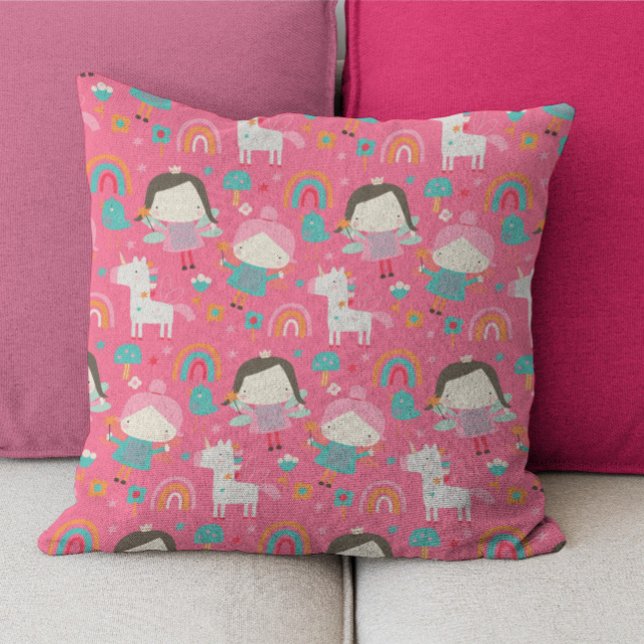 Koordinationsmuster für den Regenbogen und die Fee Kissen (Unicorn Rainbow And Faerie Coordinating Pattern Throw Pillow by Ricaso. Pretty pink childs pillow)