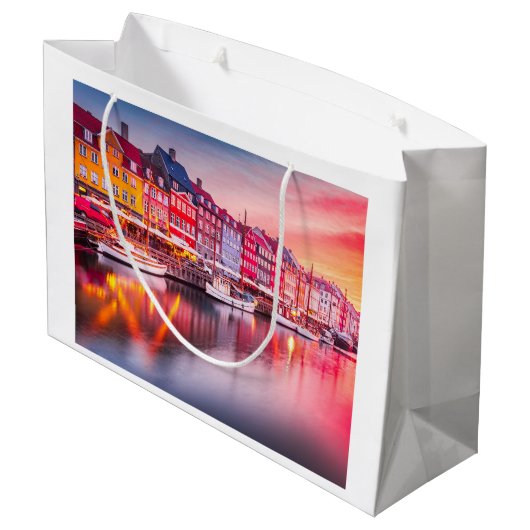 Kopenhagen Große Geschenktüte (Rückseite Schrägansicht)
