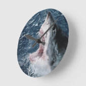 Kopf des Weißen Hais Runde Wanduhr (Winkel)