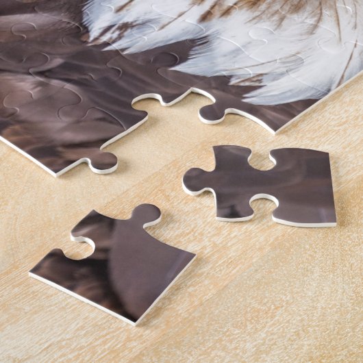 Kopf des Weißkopfseeadlers auf Schwarzem Puzzle (Seite)