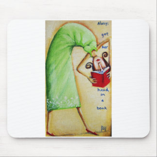 Kopf in einem Buch Mousepad