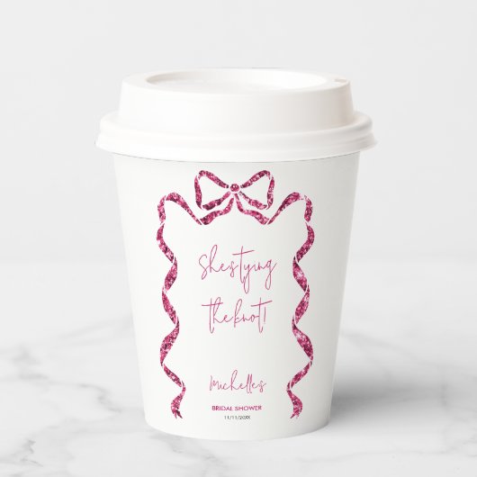 Kopffe das rosa Glitzer-Bug-Brautparty Pappbecher (Vorderseite)