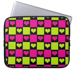 Kopfhörer an der Tafel - Kalkgrün, Hot-Pink und Sc Laptopschutzhülle