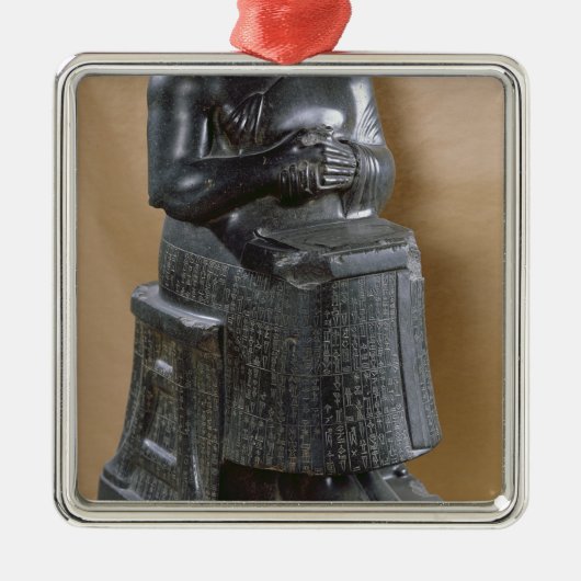 Kopflose Statue von Prinzen Gudea als Silbernes Ornament (Vorne)