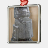 Kopflose Statue von Prinzen Gudea als Silbernes Ornament (Links)