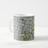 Kopfstein-Straßen-Beschaffenheits-Hintergrund Kaffeetasse (Vorderseite Links)