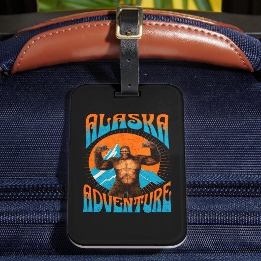 Kopie von Alaska Adventure Funny Sasquatch Gepäckanhänger (Vorderseite Insitu 2)