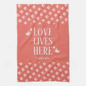 Koralle | LIEBE LEBT HIER | Stilvoll anpassbar Geschirrtuch (Vertikal)