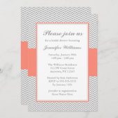 Koralle und graues Zickzack Brautparty Einladung (Vorne/Hinten)