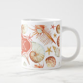 Korallen mit Muscheln- und Krebsmuster| Monogramm Jumbo-Tasse (Rechts)