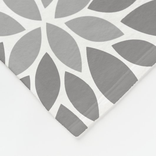 Korallen und Grau-Chrysanthemen Blumenmuster Fleecedecke (Ecke)