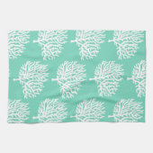 Korallen- und Meerglasgrün an der Küste Geschirrtuch (Horizontal)