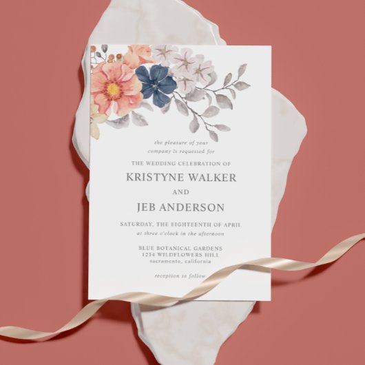 Korallen- und Navy-Blume | Elegante botanische Ein Einladung