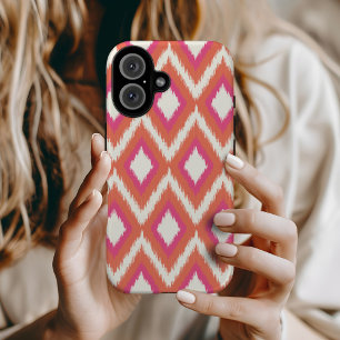 Korallen und Rosa Stämme Ikat iPhone 16 Hülle