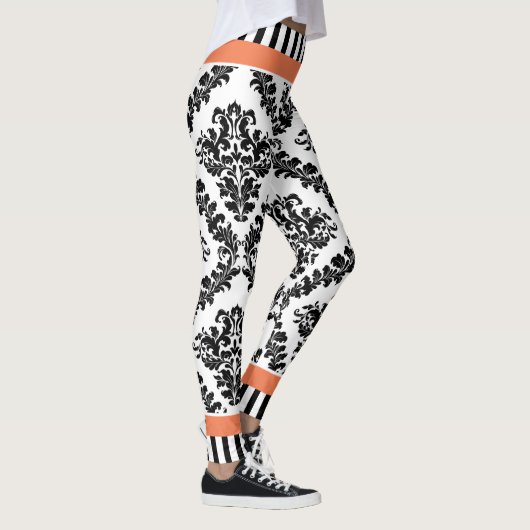 Korallen und Schwarz-weiße Damaskusmuster und Stre Leggings (Rechts)