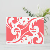 Korallen und Weiß Moderne Hochzeitseinladung Einladung (Stehend Vorderseite)