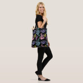 Korallenriff Elegante: Wasserfarben-Muster Tasche (Am Model)
