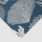 Korallenriff in blauem Papier (Ausschnitt)