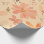 Korallenrosa, goldfarbenes Blumenmuster Geschenkpapier (Ecke)