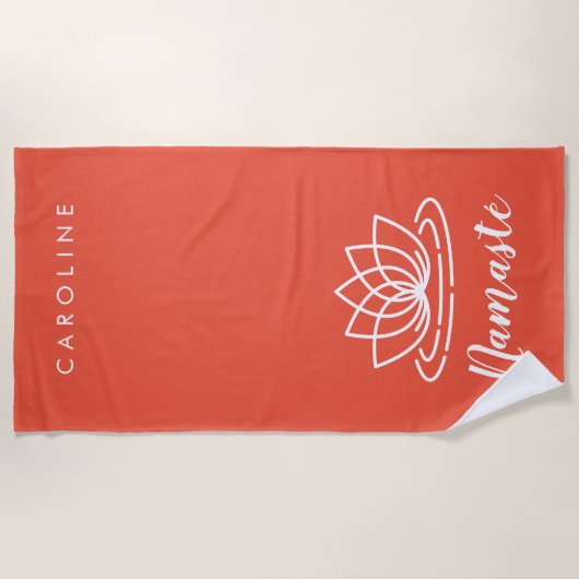 Korallenrosa individuelle Name Namaste lotus Blume Strandtuch (Vorderseite)