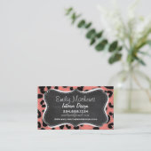 Korallenrosa Leopard Print; Chalkboard-Look Visitenkarte (Stehend Vorderseite)