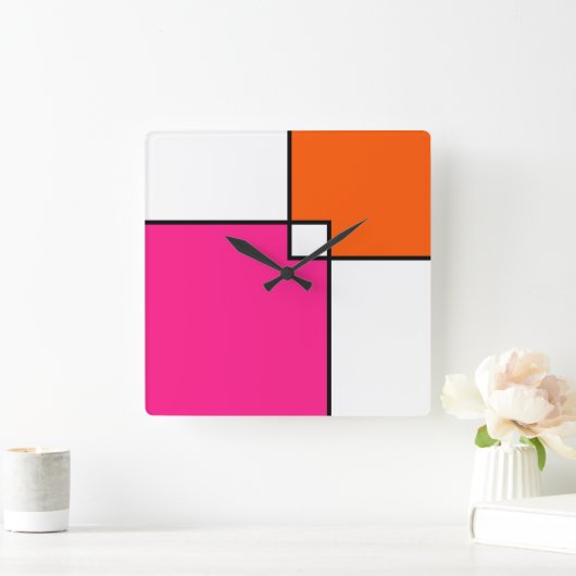 Korallenrosa Orangefarbene weiße Quadrate Quadratische Wanduhr (Zuhause)