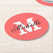 Korallenrosa personalisierte Monogramm-Untersetzer Runder Pappuntersetzer (Angewinkelt)
