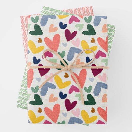 Korallenrosa, sonniges Gelbgrünes Herz und Zigzag  Geschenkpapier Set (Beispiel)