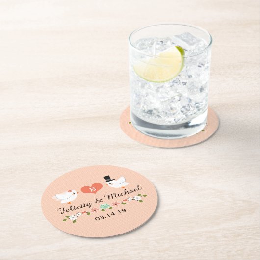 Korallenrote mit Monogramm Runder Pappuntersetzer (Vor Ort)