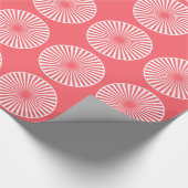 Korallenrotes Rot mit weißem Kreis-Muster Geschenkpapier (Ecke)
