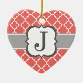 Korallenweiße Monogramm Letter J Quatrefolie Keramik Ornament (Vorne)