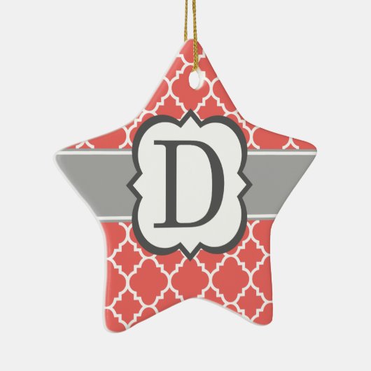 Korallenweißes Monogramm Letter D Quatrefolie Keramikornament (Rechts)