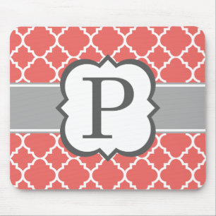 Korallenweißes Monogramm Letter P Quatrefolie Mousepad