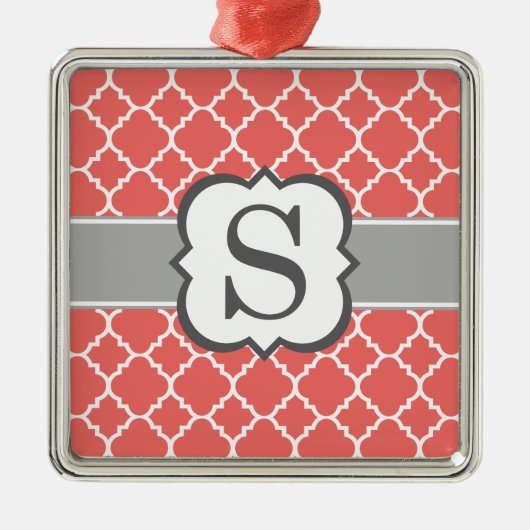 Korallenweißes Monogramm Letter S Quatrefolie Ornament Aus Metall (Vorne)