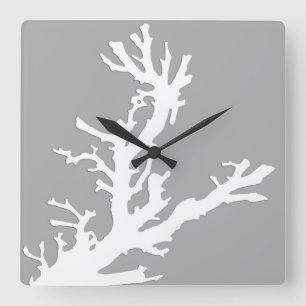 Korallenzweig - weiß auf silber grau quadratische wanduhr