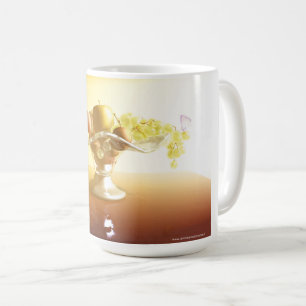 Korb aus Glas mit Früchten und Schmetterling Kaffeetasse
