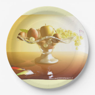 Korb aus Glas mit Früchten und Schmetterling Pappteller
