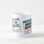 Korb des Deplorables Karten-tragenden Mitgliedes Kaffeetasse (Mittel)