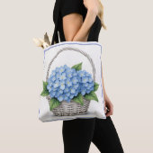 Korb mit blauen Hortensien Tasche (Von Nahem)