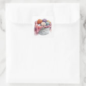 Korb mit Garn Wolle Stricken Häkeln Quadratischer Aufkleber (Tasche)