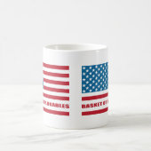 Korb von Deplorables amerikanischer Flagge Kaffeetasse (Mittel)