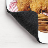Körbchen mit gebratenem Huhn Mousepad (Ecke)