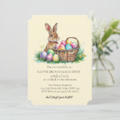 Korbhase mit dekorativen Eiern und Eierjagd Einladung (Stehend Vorderseite)
