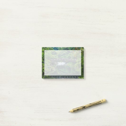 Koreanischer Garten und Brücke Post-it Klebezettel (Auf Schreibtisch)