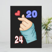 Koreanisches Herz 2024 Ankündigung (Stehend Vorderseite)