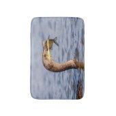 Kormoran mit Fisch Badematte (Vorderseite Vertikal)