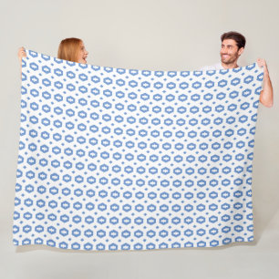 Kornblumenblau und Weiß: Geometriana Fleecedecke